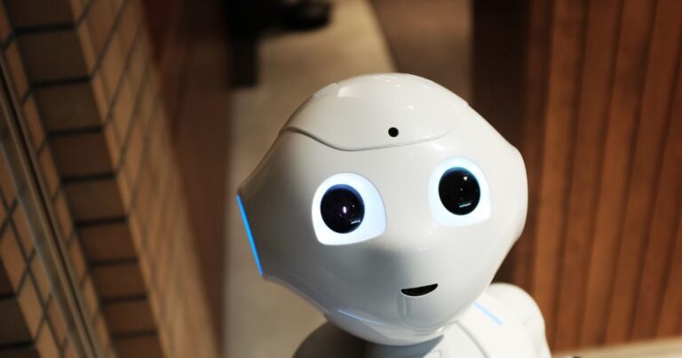 रोबोट्स ने कहा- दुनिया को AI से कोई खतरा नहीं, इंसान और रोबोट मिलकर बनाएंगे बेहतर भविष्य